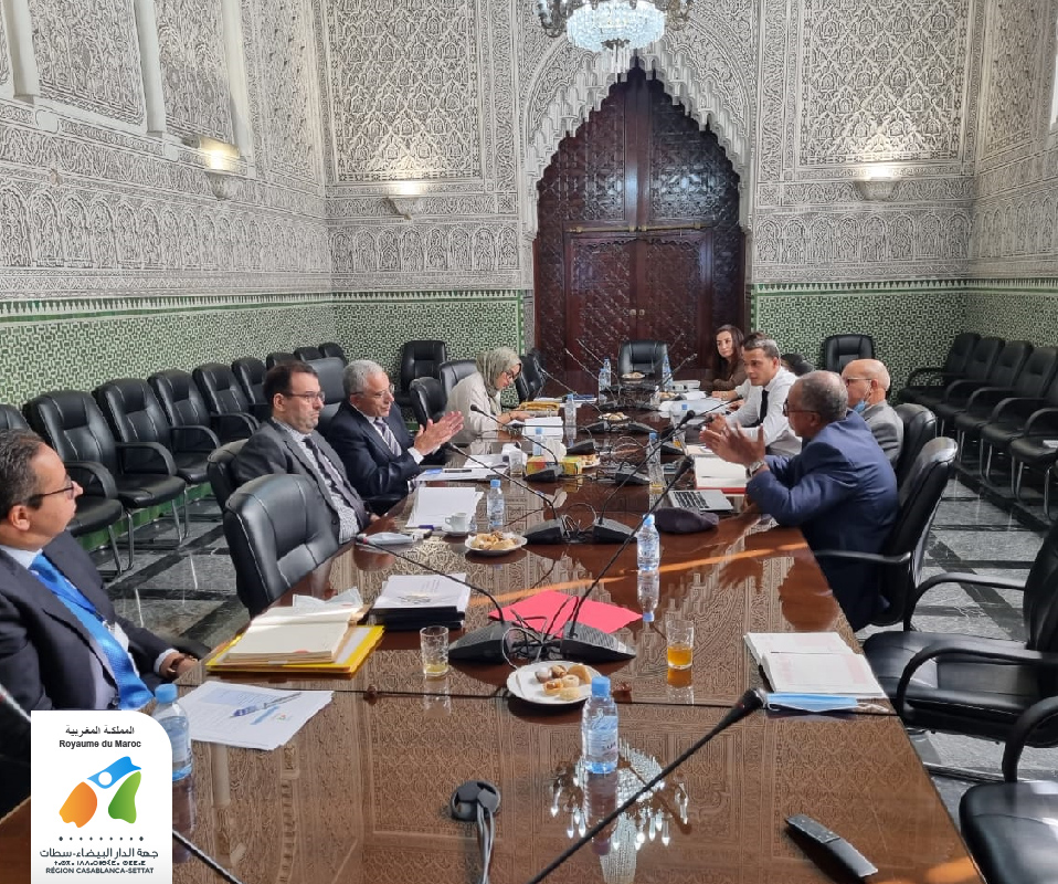 عقد مكتب مجلس الجهة برئاسة السيد عبد اللطيف معزوز اجتماعا مع ممثلي مكتب الدراسات المكلف بالتصميم الجهوي لإعداد التراب.(SRAT)